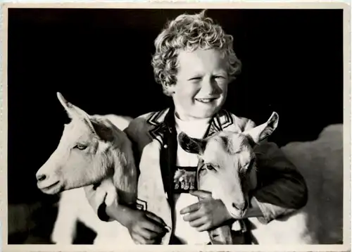 Kind mit Ziegen - Goat -214352