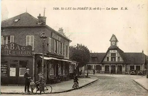 Saint Leu la Foret - La gare -16876