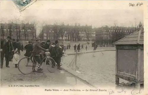 Paris Vecu - Aux Tuileries - Le Grand Bassin -17052