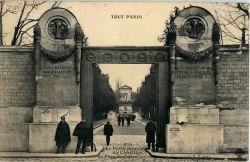 Paris - Cimetiere du Pere -17642