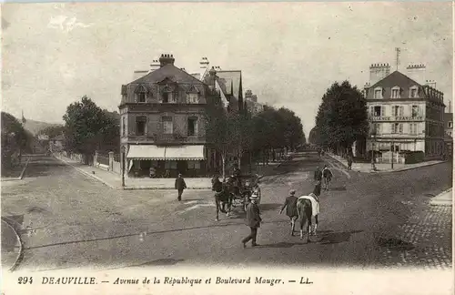 Deauville - Avenue de la Republique -19252