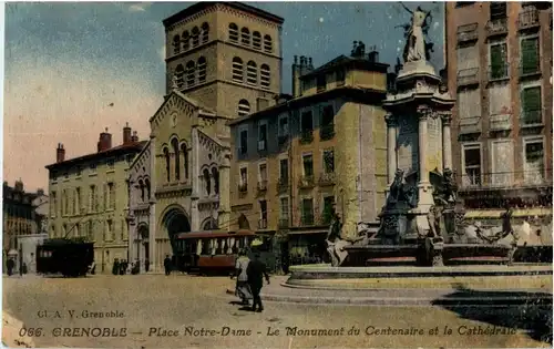 Grenoble - Place Notre Dame -19146
