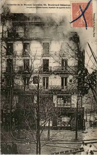 Paris - Incendie de la Maison Laurette -18142