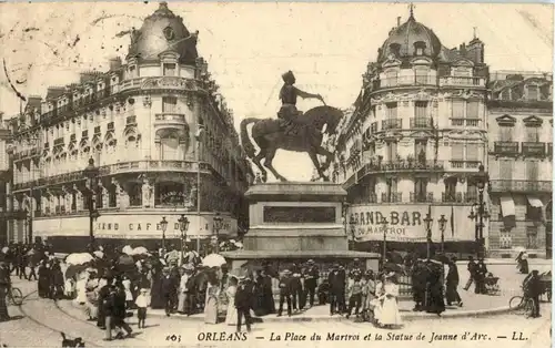 Orleans - La Place du Martroi -24874