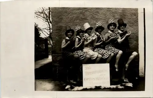 Die Peonegirls des Zirkus Bimbaio 1928 -219480