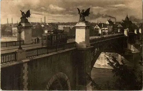 Basel - Wettsteinbrücke mit Tram -191346