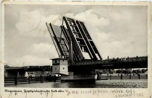 Rügendamm, Ziegelgrabenbrücke halb offen -300108