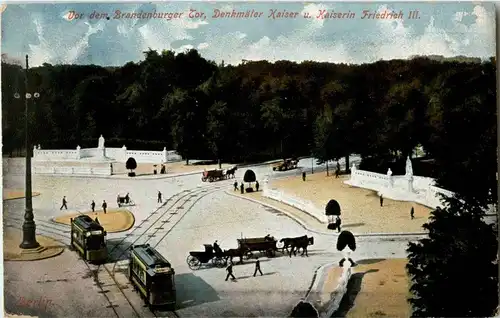 Berlin - Vor dem Brandenburger Tor -36364
