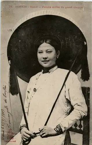 Tonkin - Hanoi - Femme coiffee -31628