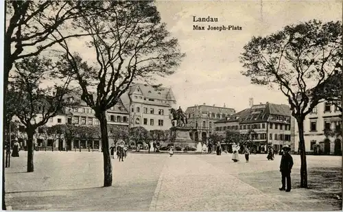 Landau - Max Joseph Platz -32472