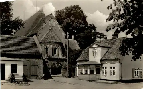 Rügen - Altenkirchen, Älteste kirche Rügens am Markt 12.Jahrh. -300768