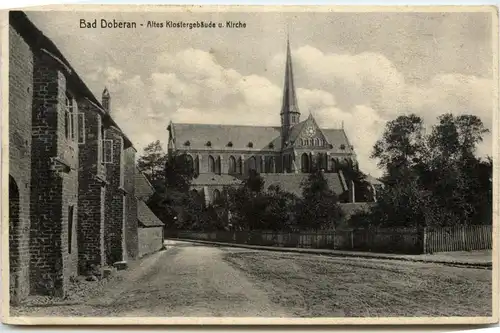 Bad Doberan - Altes Klostergebäude u. Kirche -300808