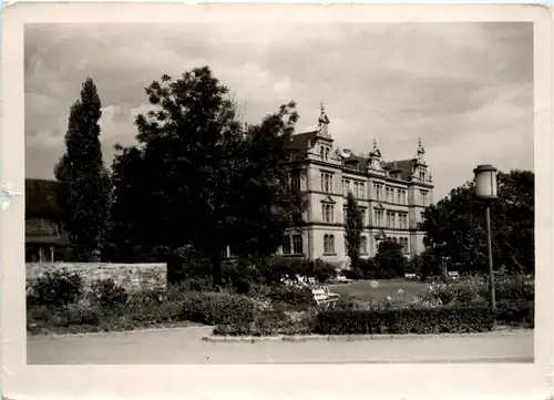 Saalfeld/Saale - Blick auf die Veitsbergschule mit Puschkin-Park -302382