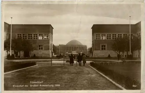 Düsseldorf - Ehrenhof der Grossen Ausstellung 1926 -259110