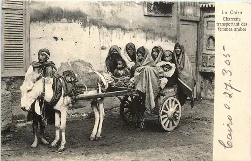 Caire - Charette transportant des femmes arabes -258332