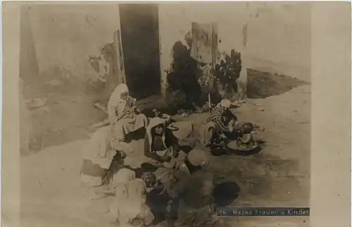 Mazedonische Frauen und Kinder -261820