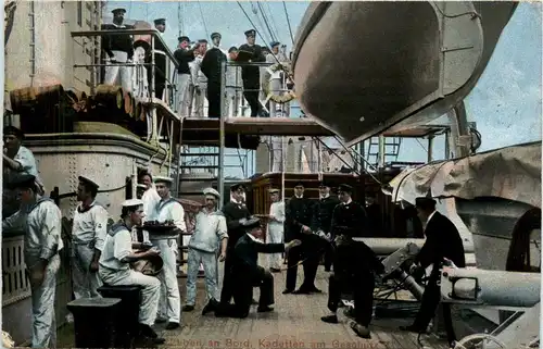 Kadetten am Geschütz -252502