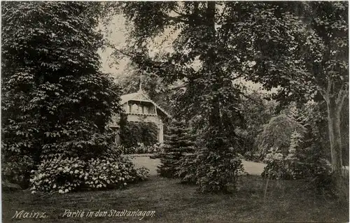 Mainz - Partie in den Stadtanlagen -251486