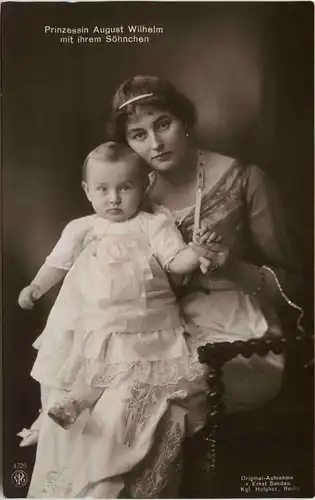 Prinzessin August Wilhelm mit Sohn -252462