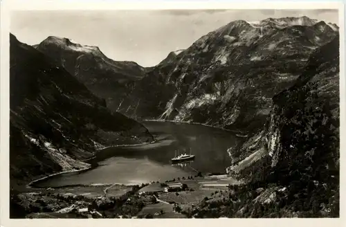 Utsigt over Geriangerfjorden -251852