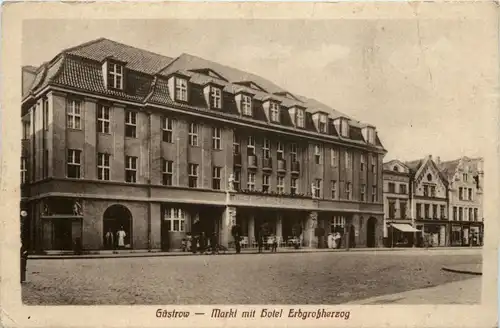 Güstrow - Markt mit Hotel Erbgrossherzog -253042