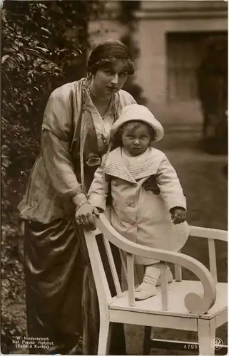 Prinzessin August Wilhelm mit Sohn -252460
