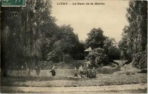 Livry - Le Parc de la Mairie -16368
