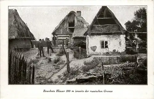Bewohnte Häuser 100m jenseits der russischen Grenze -246896