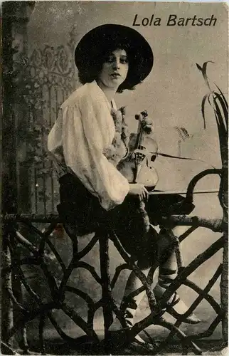 Lola Bartsch -247410