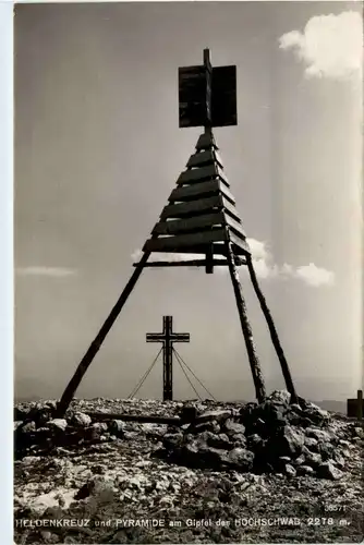 Maruazell/Steiermark - Heldenkreuz und Pyramide am Gipfel des Hochschwab -308362