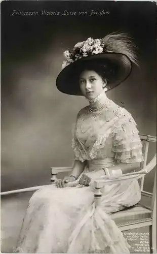 Prinzessin Victoria Luise von Preussen -249842