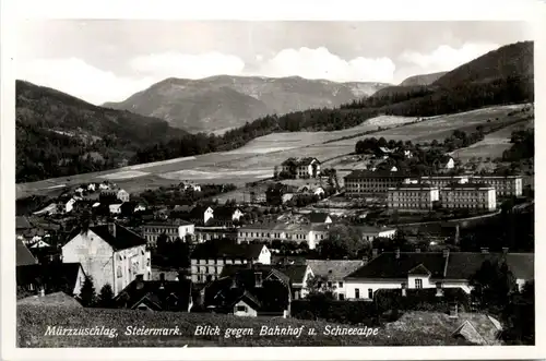 Mürzzuschlag/Steiermark - Mürzzuschlag - Blick gegen Bahnhof und Schneealpe -309510