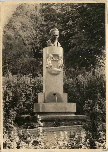 Mürzzuschlag/Steiermark - Mürzzuschlag - Rosegger-Brunnen, von Prof.Gössler -310268