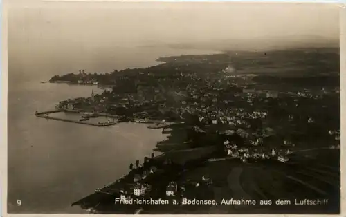 Friedrichshafen - Aufnahme aus Luftschiff -267116