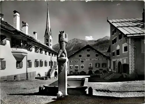 Zuoz - Dorfplatz -273972