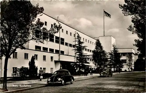 Bonn - Bundeshaus - VW Käfer -241524