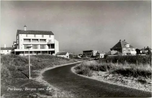 Bergen aan Zee - Parkweg -241798