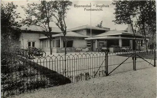 Bloemendaal - Jeugdhuis -241760