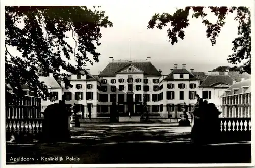 Apeldoorn - Koninklijk Paleis -241944