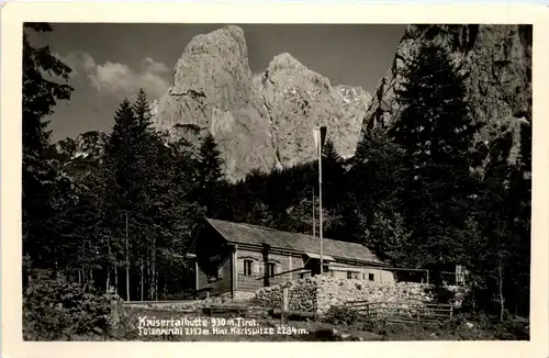 Kaiserhütte, Totenlirchl m. hint. Karlspitze -312252