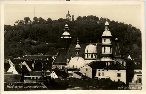 Graz/Steiermark - Graz, Mausoleum mit Schlossberg -313742