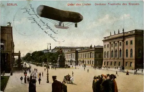 Zeppelin über Berlin -235392