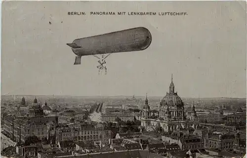 Zeppelin über Berlin -235396