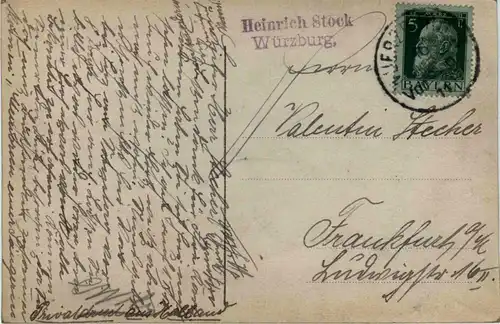 Kind mit Schaukelpferd -237496