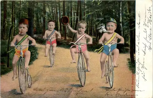 Kinder auf Fahrrad -238028