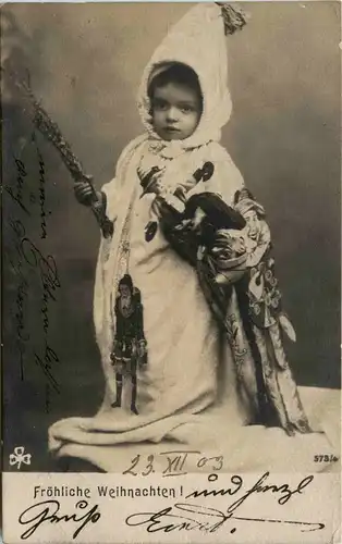 Kind mit Puppe -237636