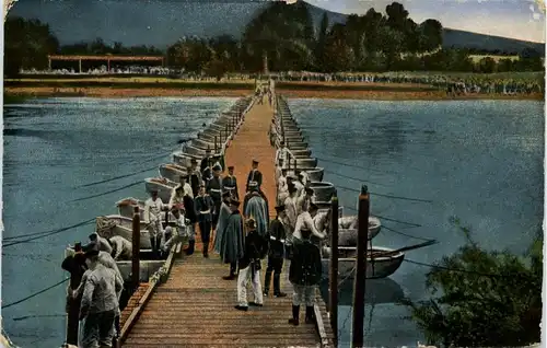 Pioniere beim Brückenbau -240308