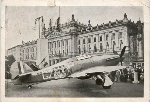 Leipzig - Erobertes englisches Flugzeug -241056
