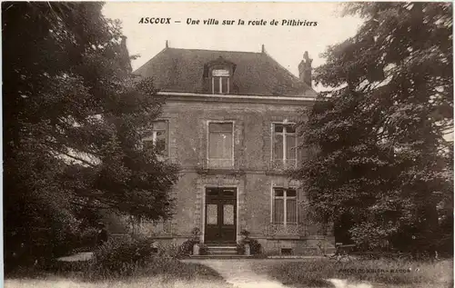 Ascoux - Une villa sur la route de Pithiviers -278524
