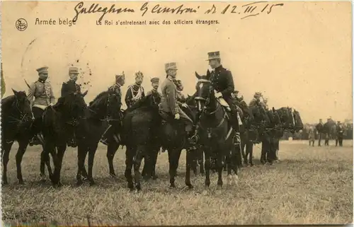 Armee belge - Le roi s entretenant avec des officieres etrangers -279750